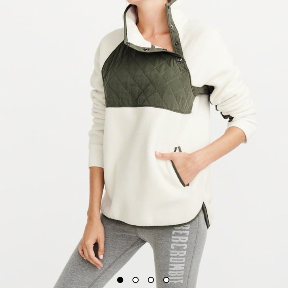 Abercrombie & Fitch ASYMMETRICAL SNAP-UP FLEECE